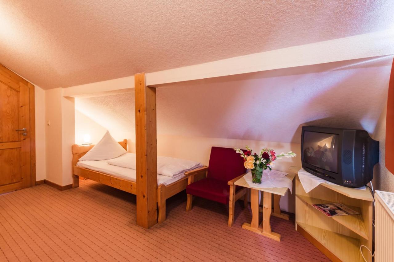 Hotel Europa Kokeltal Albeşti المظهر الخارجي الصورة